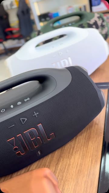 Publicação do Instagram: caixas de som JBL disponíveis na loja