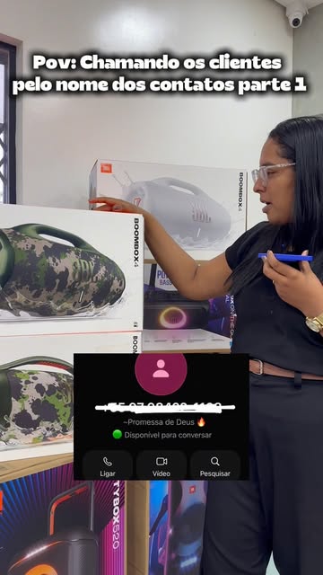 Publicação do Instagram: Pov chamando os clientes pelo nome dos contatos