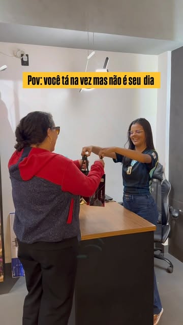 Publicação do Instagram: Pov você tá na vez mas não é seu dia